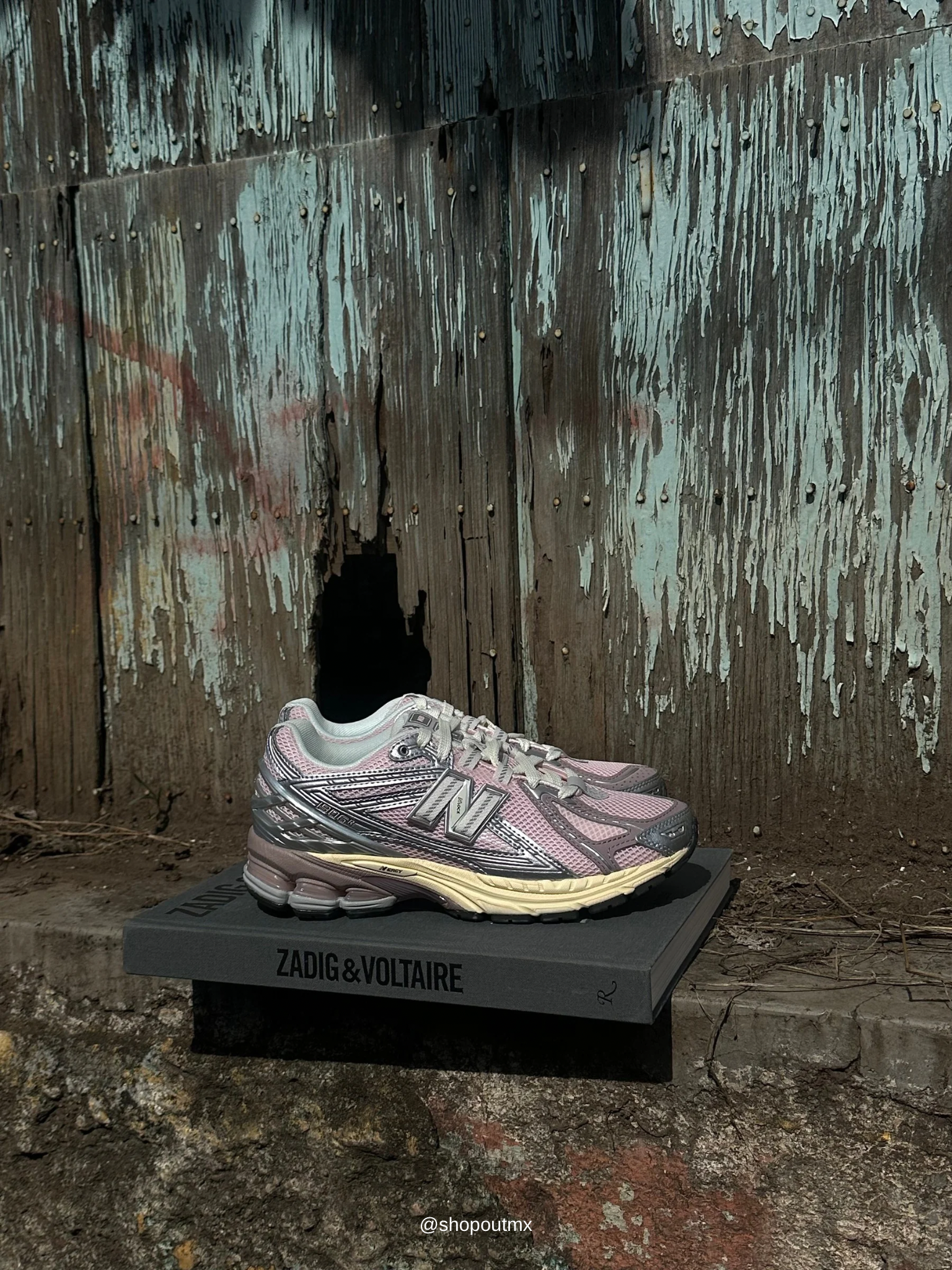 NEW BALANCE 1906R