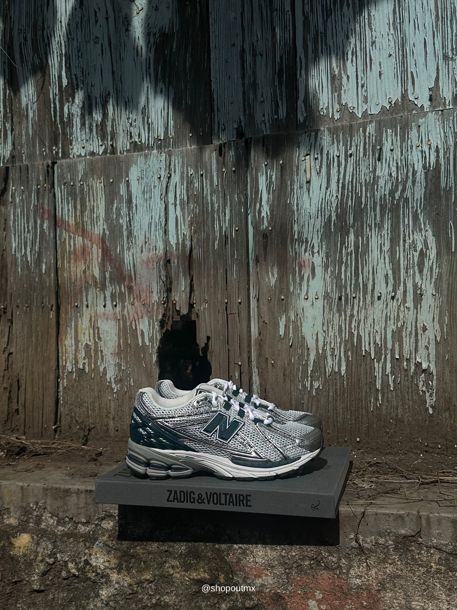 NEW BALANCE 1906R