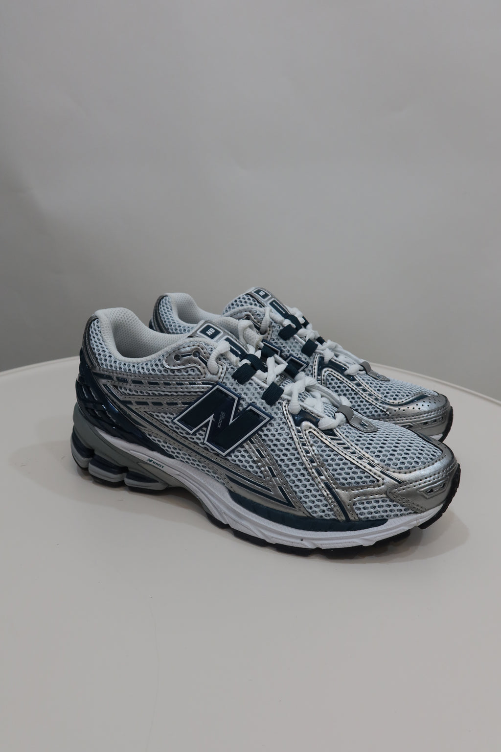NEW BALANCE 1906R