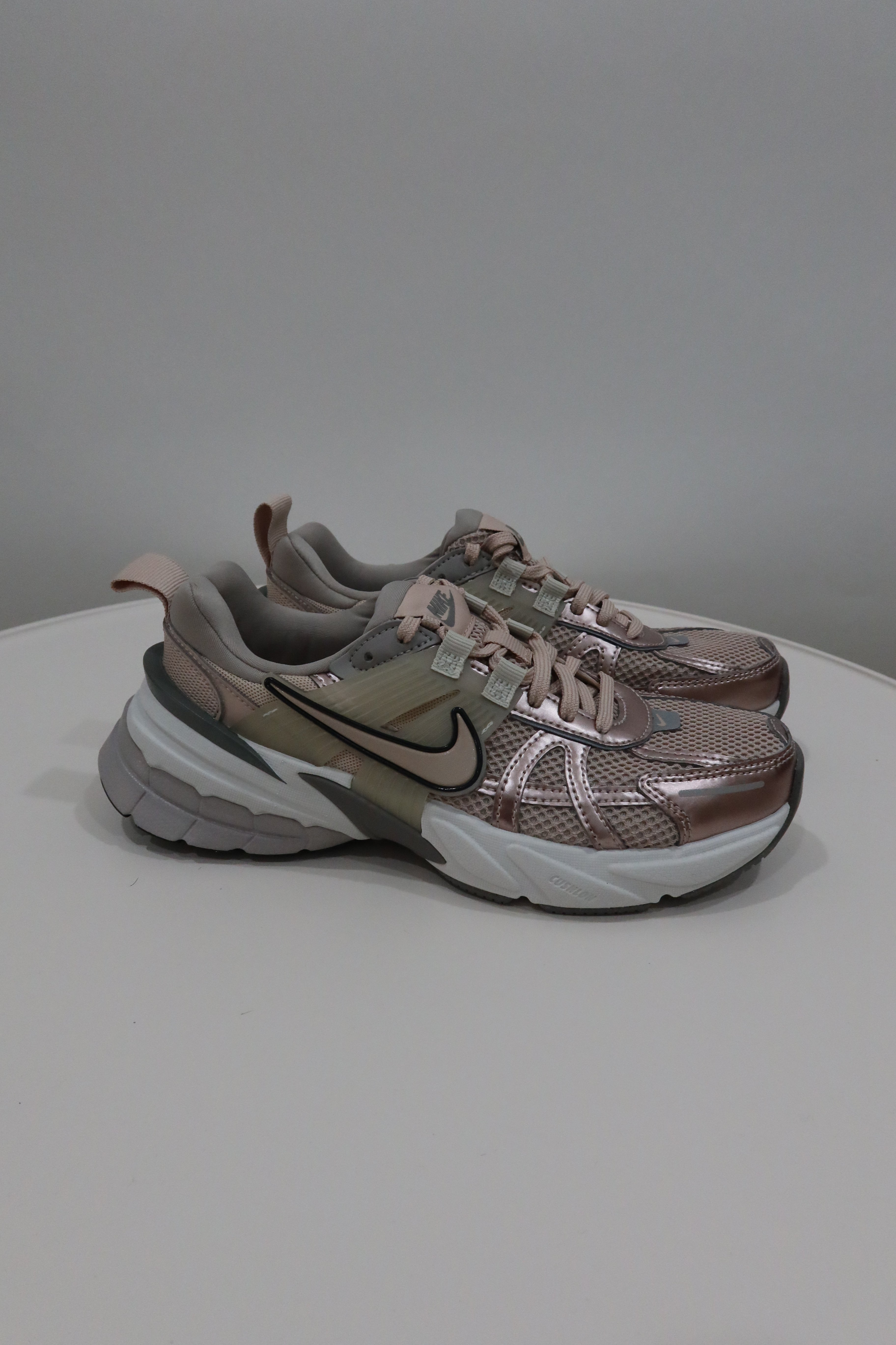 NIKE
