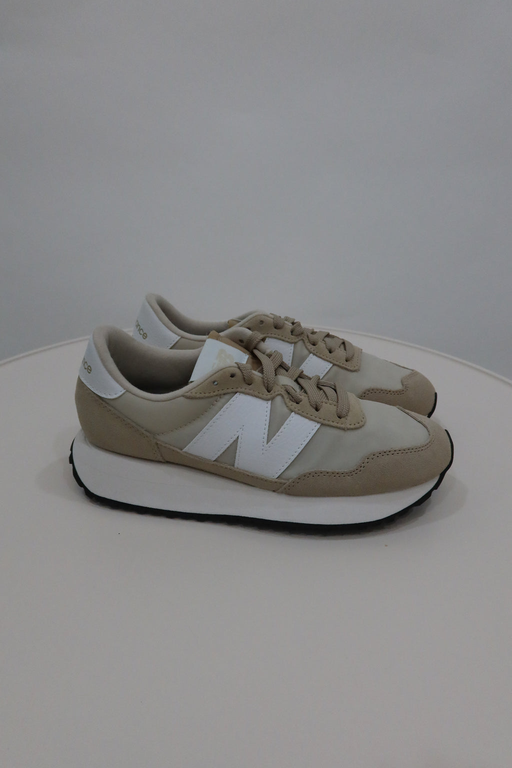 NEW BALANCE 237