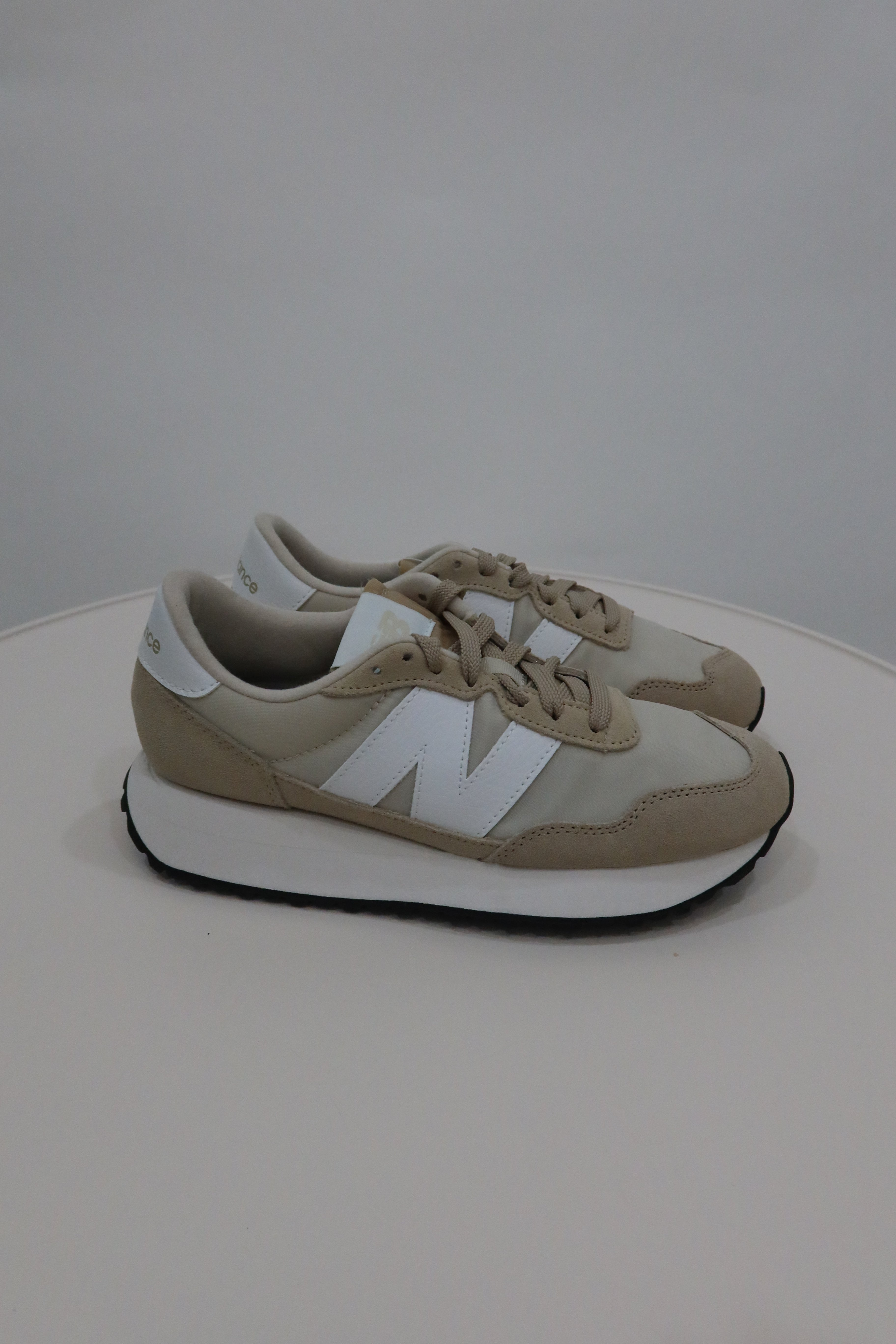 NEW BALANCE 237